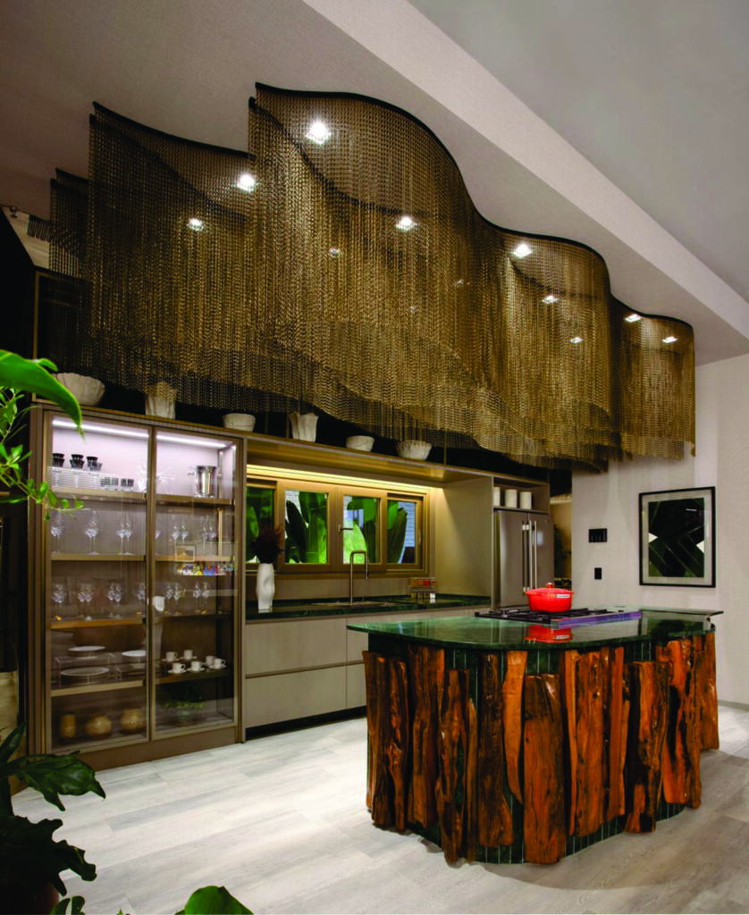 Decoração de correntes Dropiron em teto em cozinha de apartamento