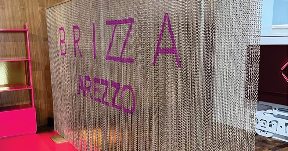 Divisórias de correntes Dropiron escrito Brizza Arezzo