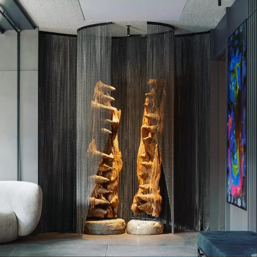 Proteção de esculturas feitas de correntes Dropiron